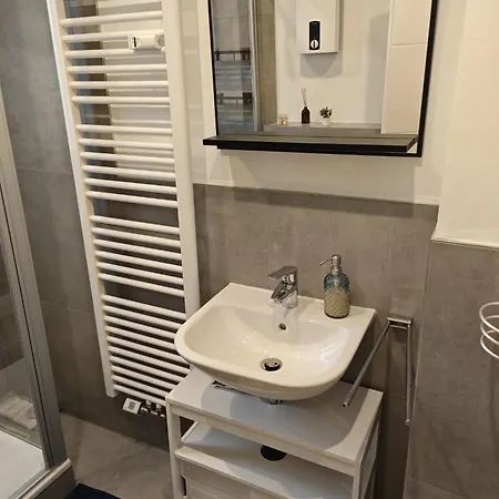 Gemuetliche 2 Zim Mit Fahrradstellplaetzen *